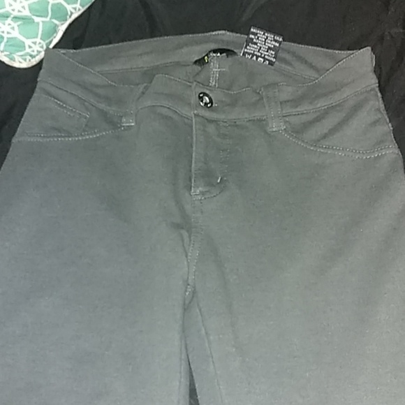 Size medium women's jeans - Picture 2 of 2